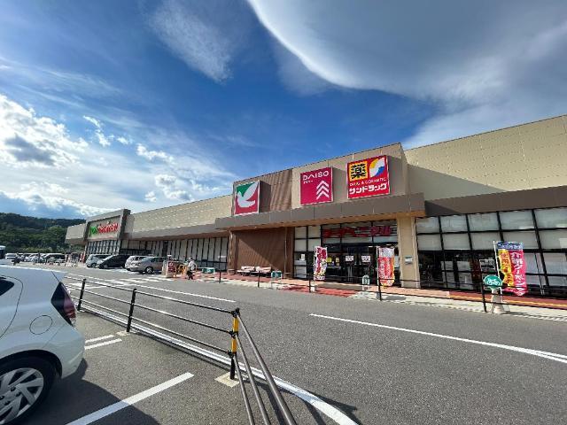 ヨークベニマル二本松インター店：1670m