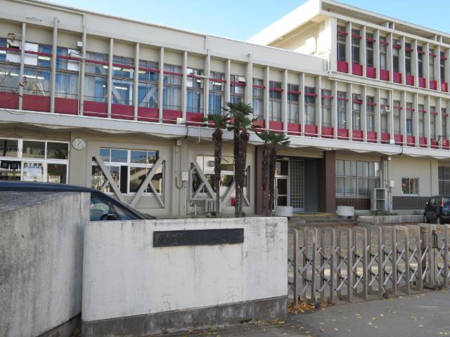 福島市立福島第四小学校：617m
