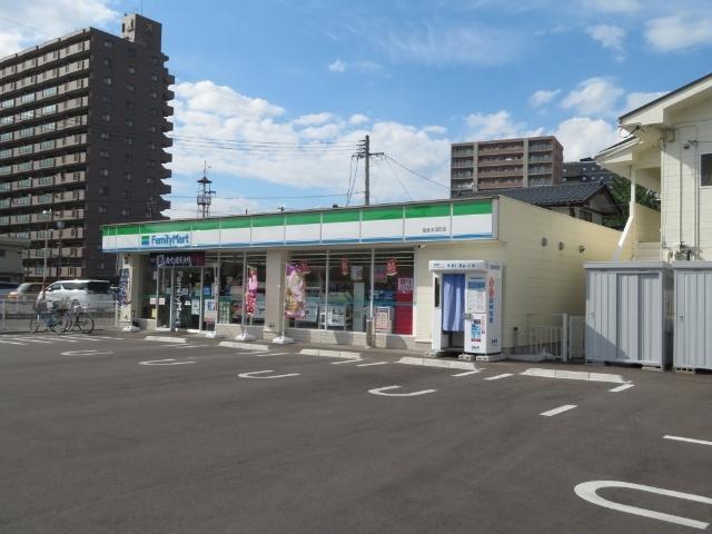 ファミリーマート福島太田町店：371m