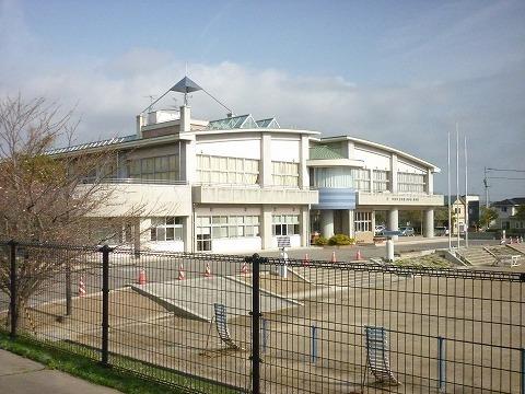 本宮市立本宮まゆみ小学校：340m