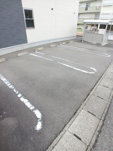ラ・フォンテ（103） 駐車場