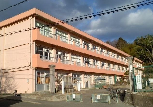 大平小学校：2000m
