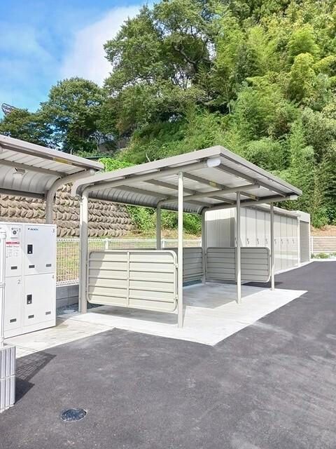 ハウオリ（102） 駐車場