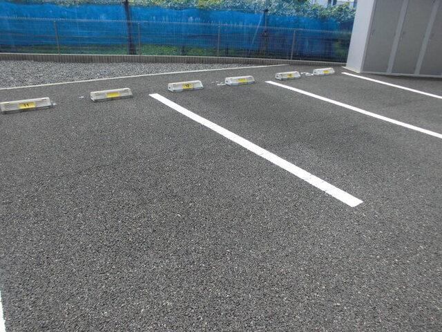 グラン・コンフォール わたすげ（202） 駐車場