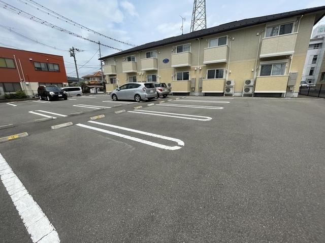 腰浜リバーサイド（102） 駐車場
