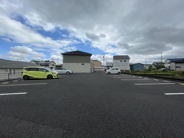 キャトルセゾン（103） 駐車場