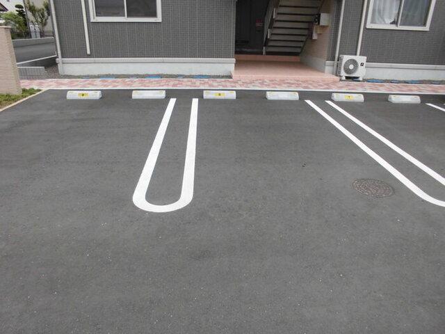 コンフォートＭ（102） 駐車場