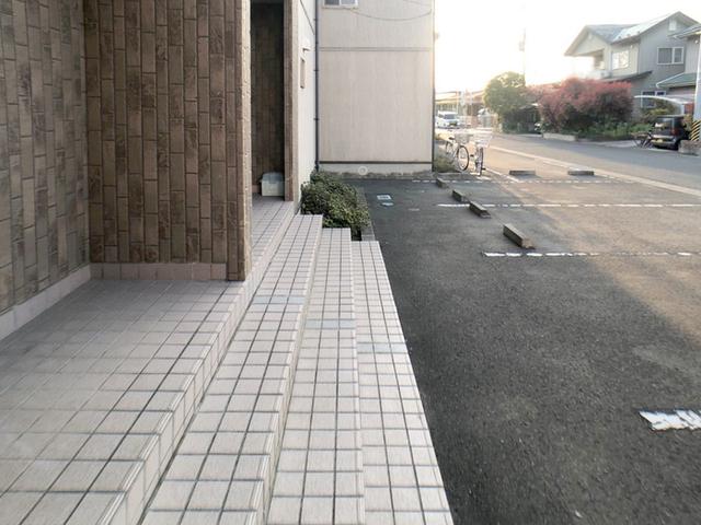 エスポワール渡利　Ｃ（102） エントランス