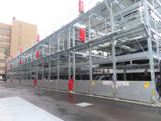 レーベン福島ONE TOWER 駐車場