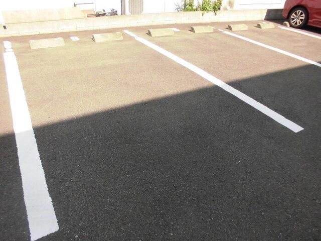 カーサ・リリー　Ｂ（201） 駐車場