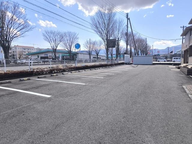 ヴィラＳＡＫＵＲＡ　Ｂ（202） 駐車場