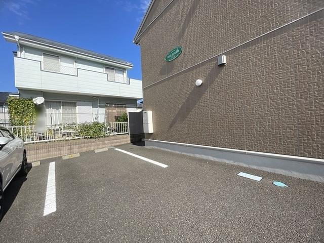 サン・サウス（205） 駐車場