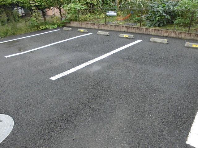 リバークレスト（105） 駐車場