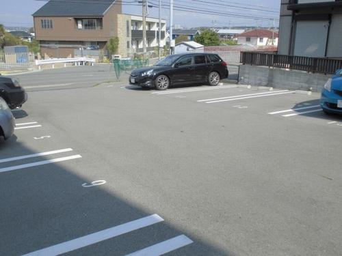 明石市太寺天王町アパート 駐車場