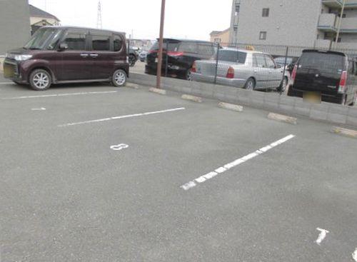 明石市魚住町金ケ崎アパート 駐車場