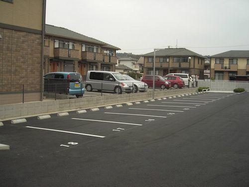 三木市平田アパート 駐車場