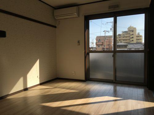 明石市大蔵八幡町アパート リビング