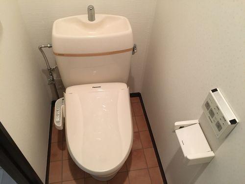 明石市大蔵八幡町アパート トイレ