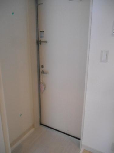 明石市硯町アパート 玄関