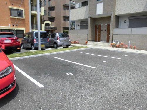 明石市魚住町住吉アパート 駐車場