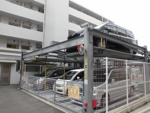 明石市東野町マンション 駐車場