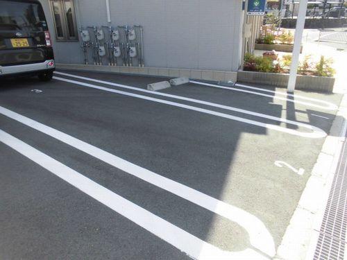 三木市緑が丘町西アパート 駐車場