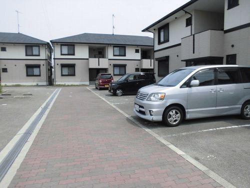 明石市大久保町松陰アパート 駐車場