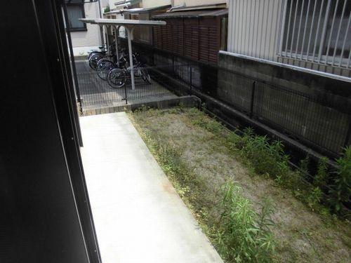 明石市大久保町松陰アパート 庭