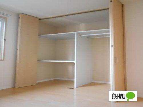 三木市志染町広野アパート 収納