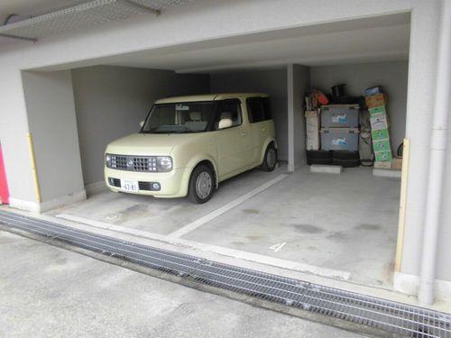 プレステージ西神戸Ⅱ 駐車場