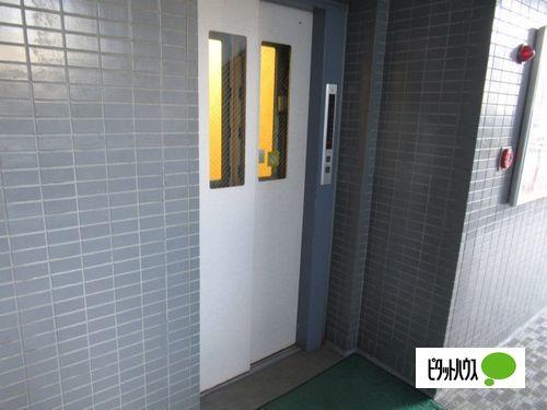 明石市魚住町西岡マンション エントランス