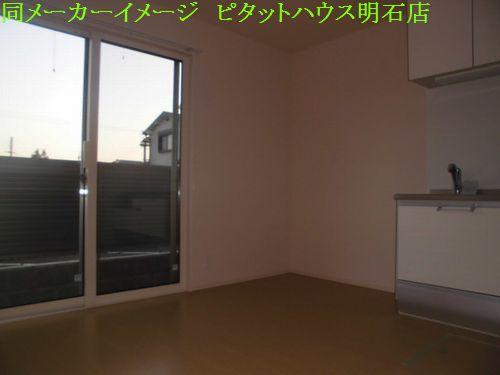 神戸市西区玉津町新方アパート リビング