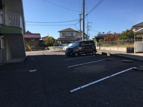 ハイツ井上 駐車場