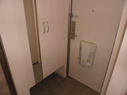 三木市府内アパート 玄関