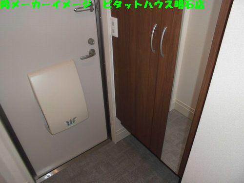 明石市和坂アパート 玄関