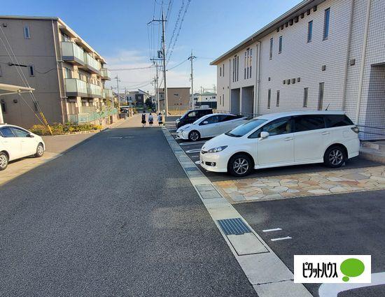 明石市大久保町谷八木アパート 駐車場