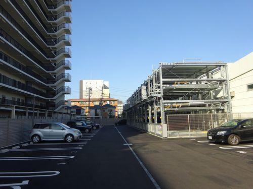 明石市西新町マンション 駐車場