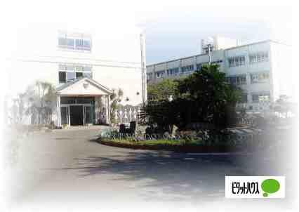 神戸市立歌敷山中学校：590m