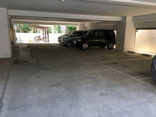 明石市西新町マンション 駐車場