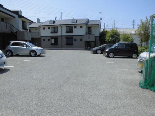 神戸市西区南別府アパート 駐車場