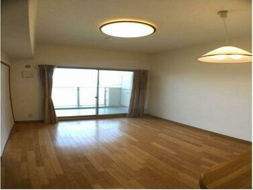 明石市魚住町清水マンション リビング