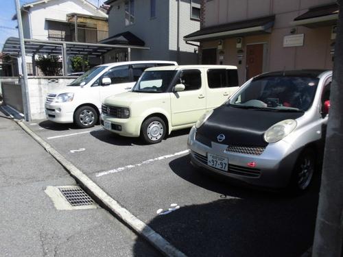 明石市沢野アパート 駐車場
