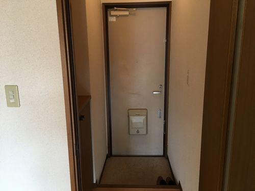 明石市小久保アパート 玄関