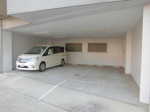 明石市立石マンション 駐車場