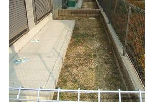 神戸市西区南別府アパート 庭