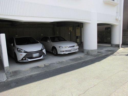 明石市樽屋町マンション 駐車場