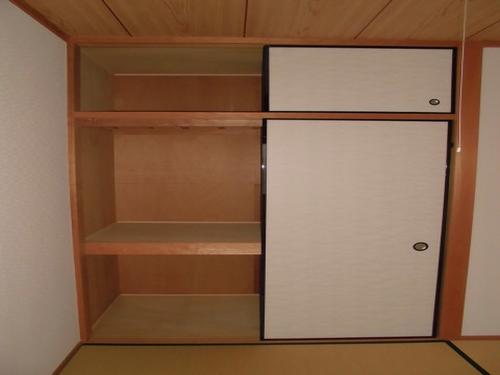 明石市山下町アパート 収納