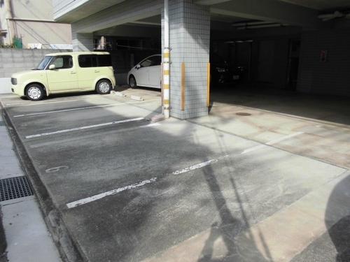 ヴィラパストラルⅡ 駐車場
