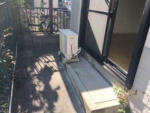 明石市山下町アパート バルコニー