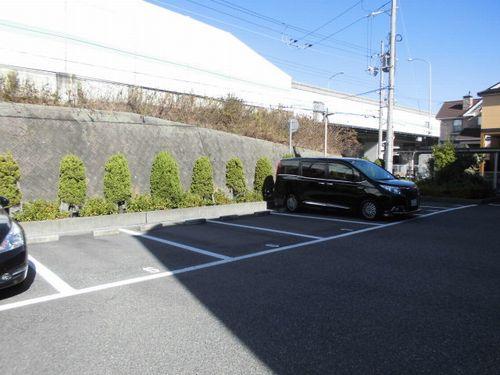 神戸市西区二ツ屋マンション 駐車場